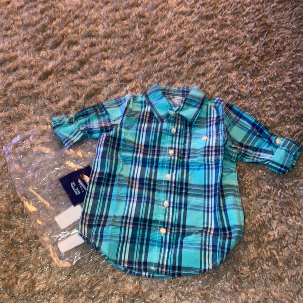 New in package gap shirt size 4 years